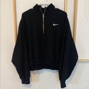 Nike Women's Cropped Sweatshirt - Black